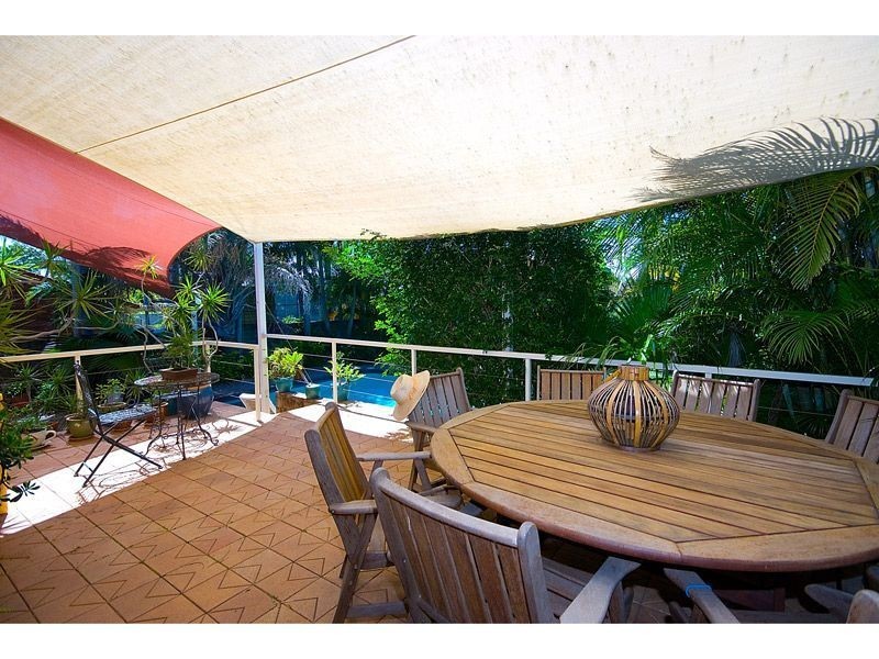 3 Barrier Reef Drive, Mermaid Waters QLD 4218
