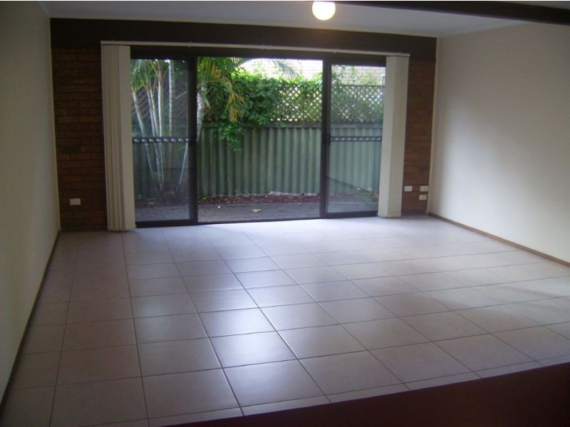 25/17 Duet Drive, Mermaid Waters QLD 4218