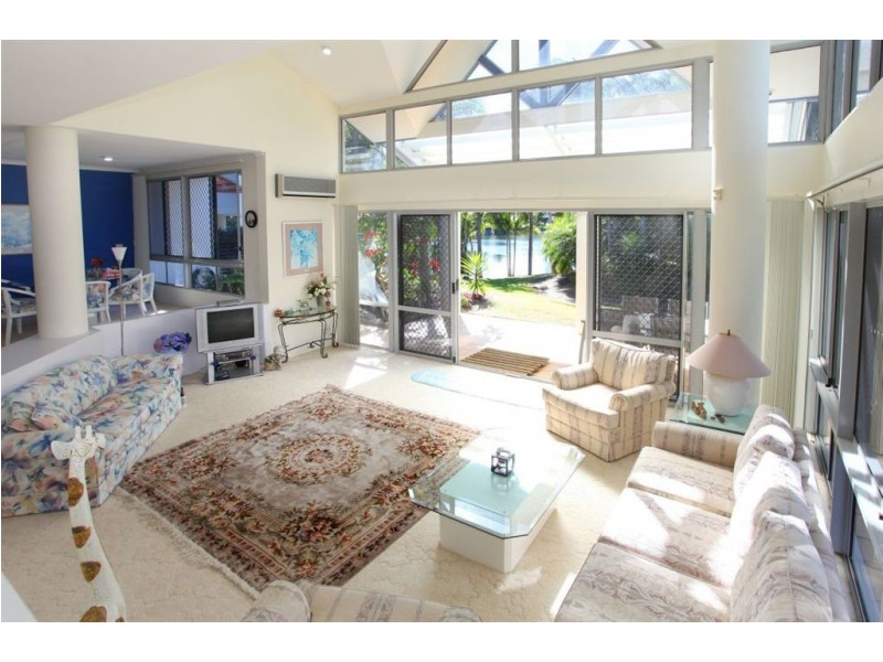1/125 Santa Cruz Boulevard ‘Cranston’, Clear Island Waters QLD 4226