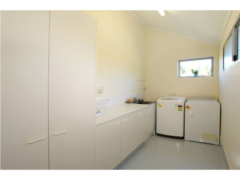 1/125 Santa Cruz Boulevard ‘Cranston’, Clear Island Waters QLD 4226