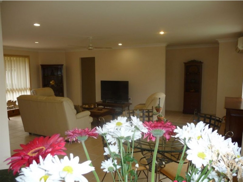 72 Kingarry Cct, Merrimac QLD 4226