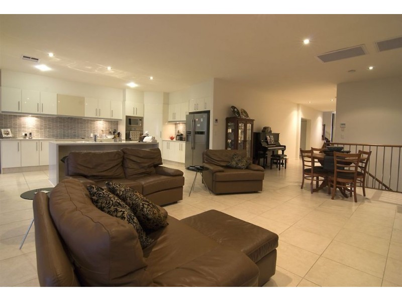 326 Ron Penhaligon Way, Robina QLD 4226