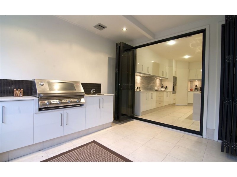 326 Ron Penhaligon Way, Robina QLD 4226