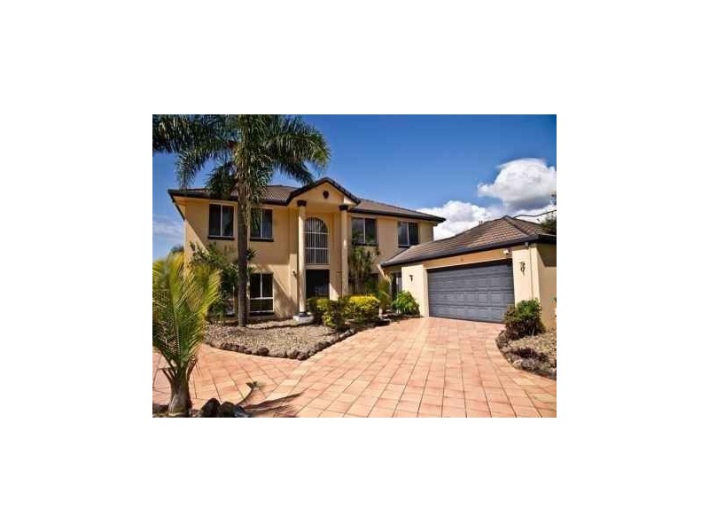 16 Staysail Crescent, Clear Island Waters QLD 4226