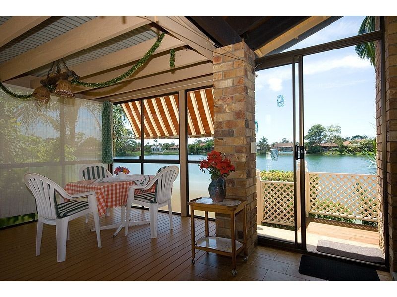 9 Hayman Court, Mermaid Waters QLD 4218