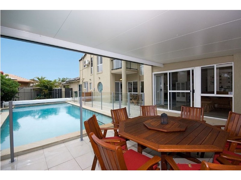 9 Montebello Court, Mermaid Waters QLD 4218