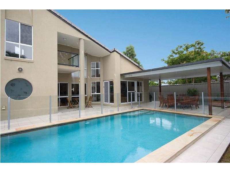 9 Montebello Court, Mermaid Waters QLD 4218