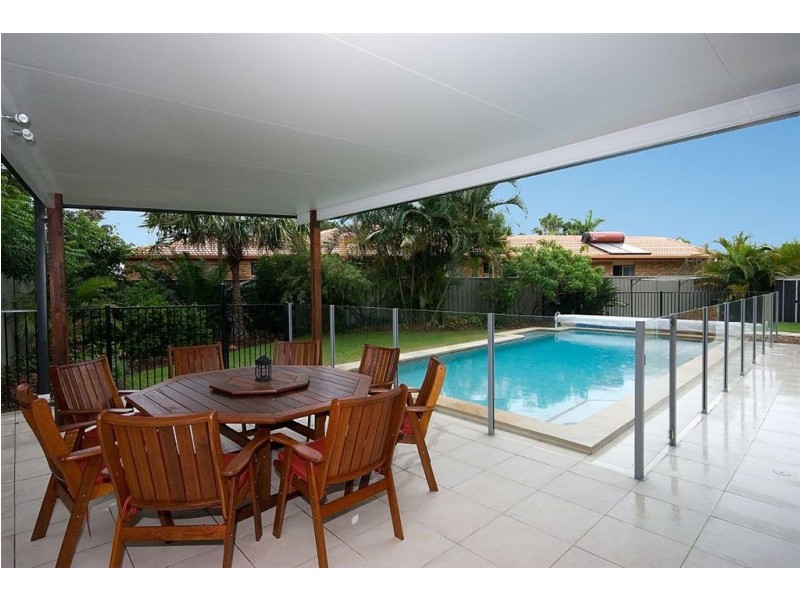 9 Montebello Court, Mermaid Waters QLD 4218