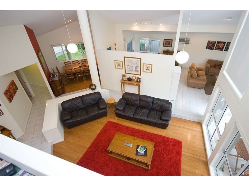 9 Montebello Court, Mermaid Waters QLD 4218