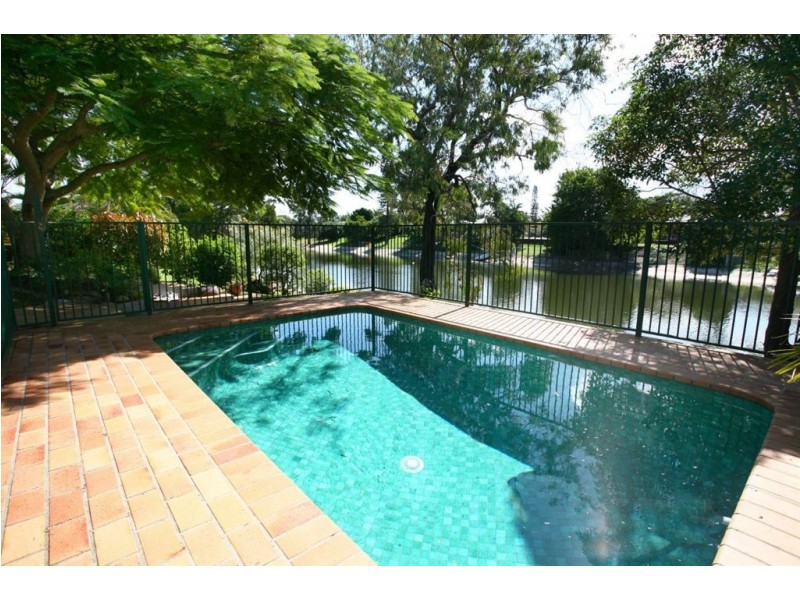 19 Helm Court, Mermaid Waters QLD 4218