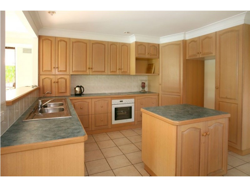 19 Helm Court, Mermaid Waters QLD 4218