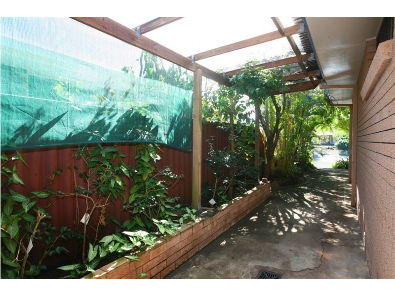 19 Helm Court, Mermaid Waters QLD 4218