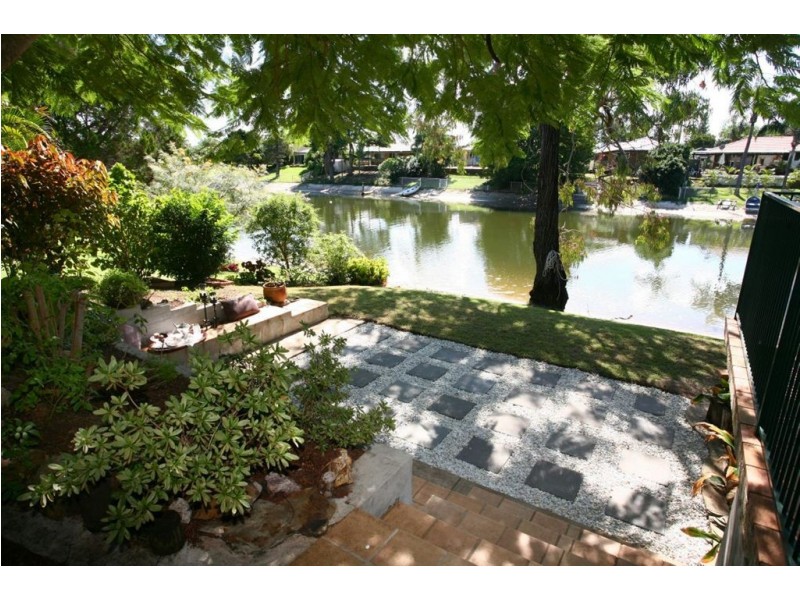 19 Helm Court, Mermaid Waters QLD 4218