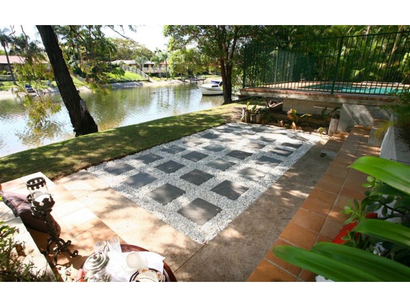 19 Helm Court, Mermaid Waters QLD 4218