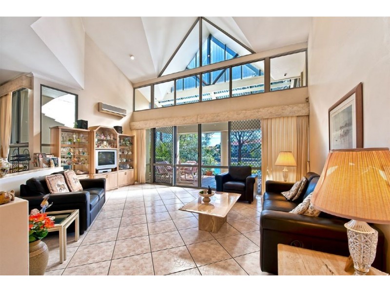 6/125 Santa Cruz Boulevard, Clear Island Waters QLD 4226