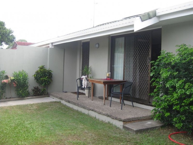 2/141 Sunshine boulevard, Mermaid Waters QLD 4218