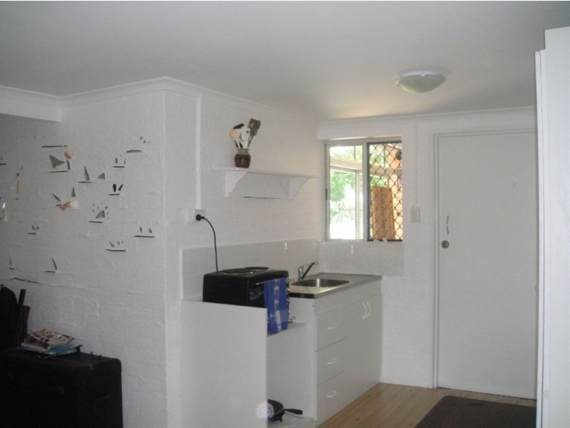 13 Naranga Avenue, Broadbeach Waters QLD 4218