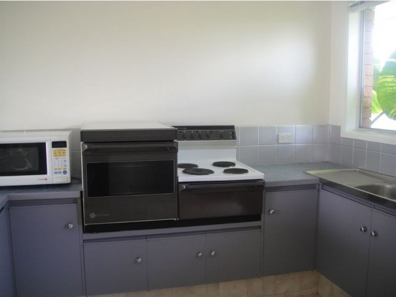 13 Naranga Avenue, Broadbeach Waters QLD 4218