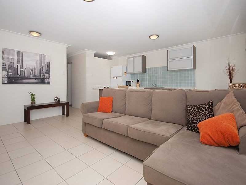 6/10 Duet Drive, Mermaid Waters QLD 4218