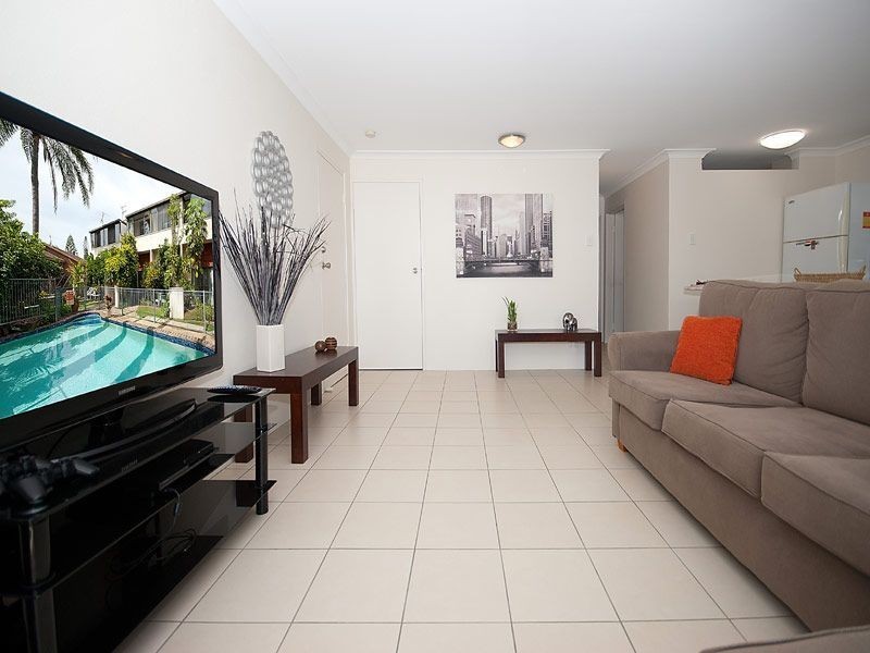 6/10 Duet Drive, Mermaid Waters QLD 4218