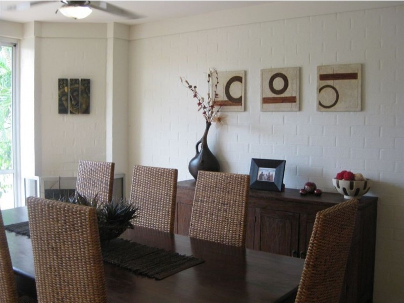 4 Quest Court, Mermaid Waters QLD 4218