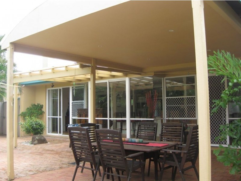 4 Quest Court, Mermaid Waters QLD 4218