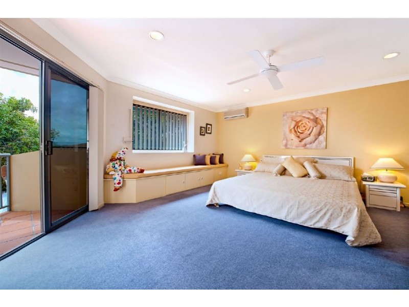 6/125 ‘Ashton’ Santa Cruz Boulevard, Clear Island Waters QLD 4226