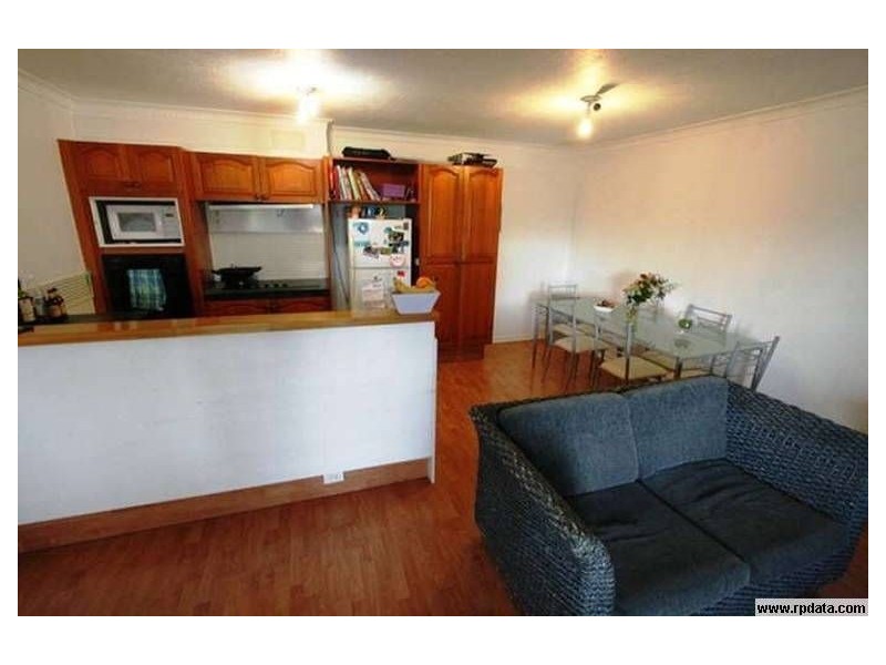 6/112 Stanhill Drive, Chevron Island QLD 4217