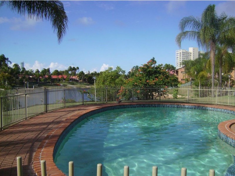 10/14 Dunlop Court, Mermaid Waters QLD 4218