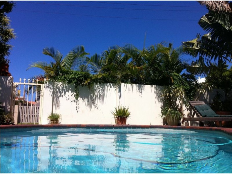 3 Coral Gables Key, Broadbeach Waters QLD 4218