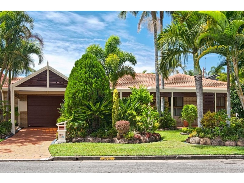 43 River Crescent, Broadbeach Waters QLD 4218