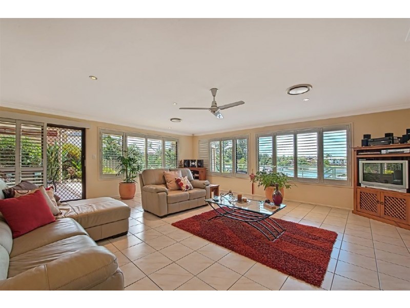 43 River Crescent, Broadbeach Waters QLD 4218