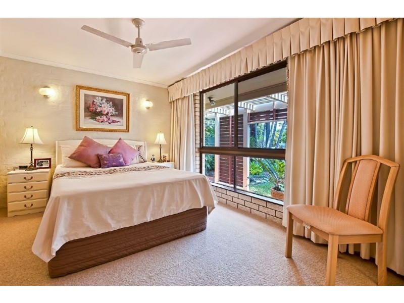 43 River Crescent, Broadbeach Waters QLD 4218
