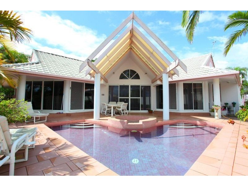 7 Drayton Terrace, Mermaid Waters QLD 4218