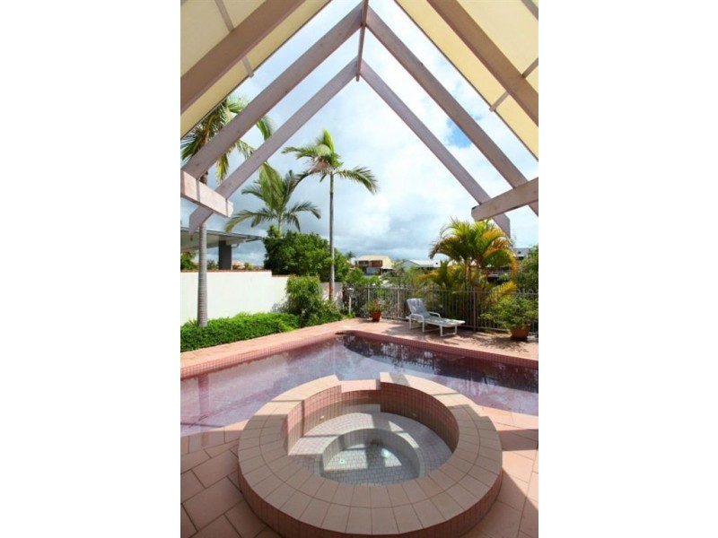 7 Drayton Terrace, Mermaid Waters QLD 4218