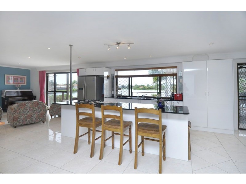 23 Long Island Court, Mermaid Waters QLD 4218