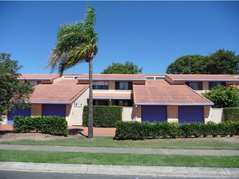 31/2 Karbunya Street, Mermaid Waters QLD 4218