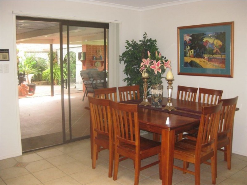 6 Karratha Court, Mermaid Waters QLD 4218