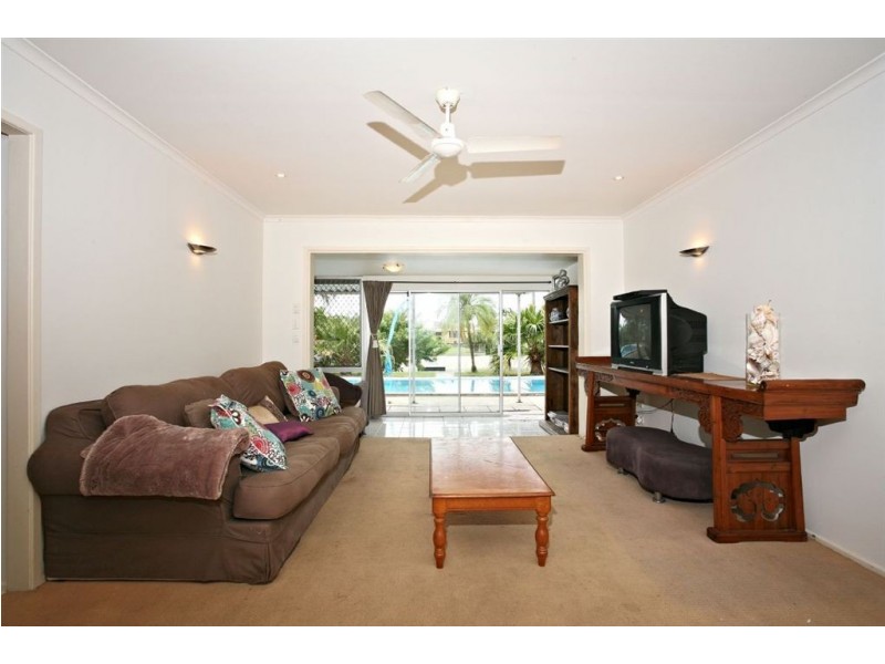 30 Verdichio Avenue, Mermaid Waters QLD 4218