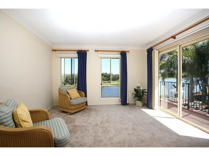 58 Martingale Circuit, Clear Island Waters QLD 4226