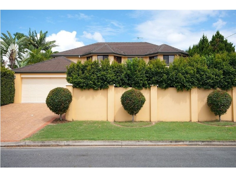 14 Cleland Crescent, Broadbeach Waters QLD 4218