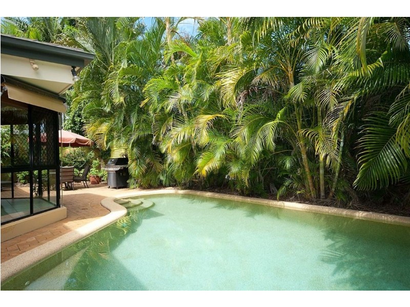 14 Cleland Crescent, Broadbeach Waters QLD 4218