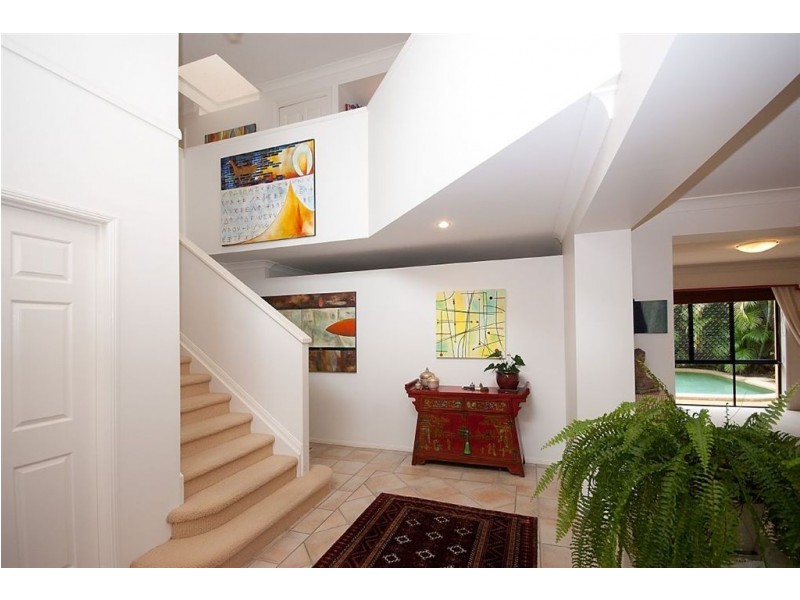 14 Cleland Crescent, Broadbeach Waters QLD 4218