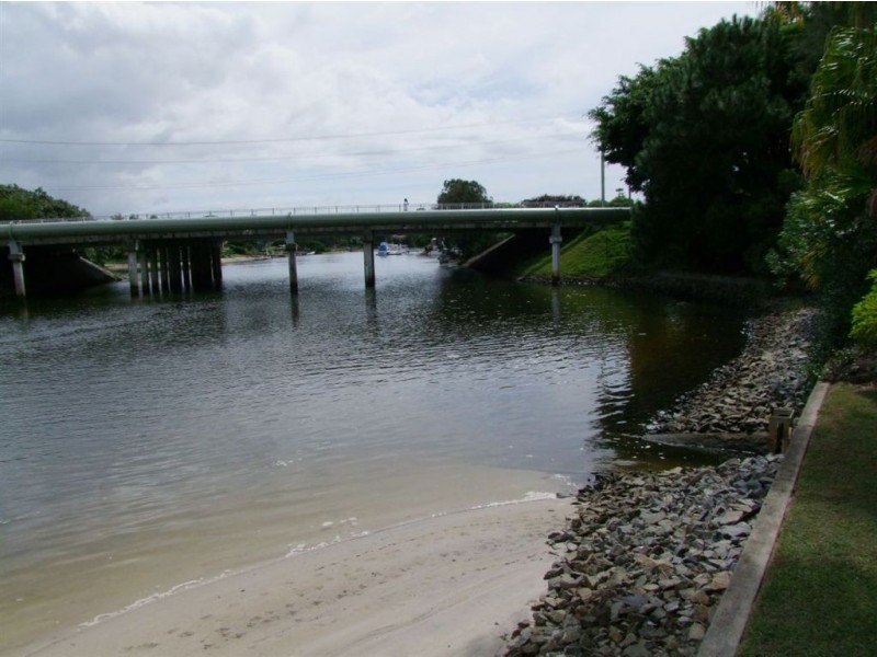 1/125 Santa Cruz Boulevard, Clear Island Waters QLD 4226