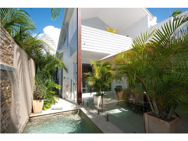 2/4 Cedar Court, Burleigh Heads QLD 4220