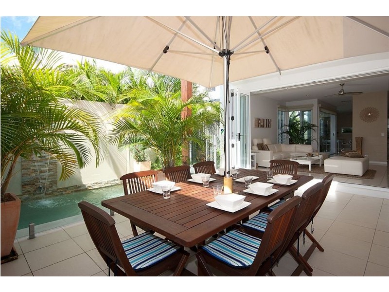 2/4 Cedar Court, Burleigh Heads QLD 4220