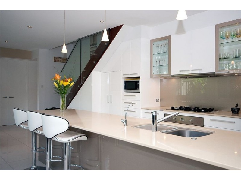 2/4 Cedar Court, Burleigh Heads QLD 4220