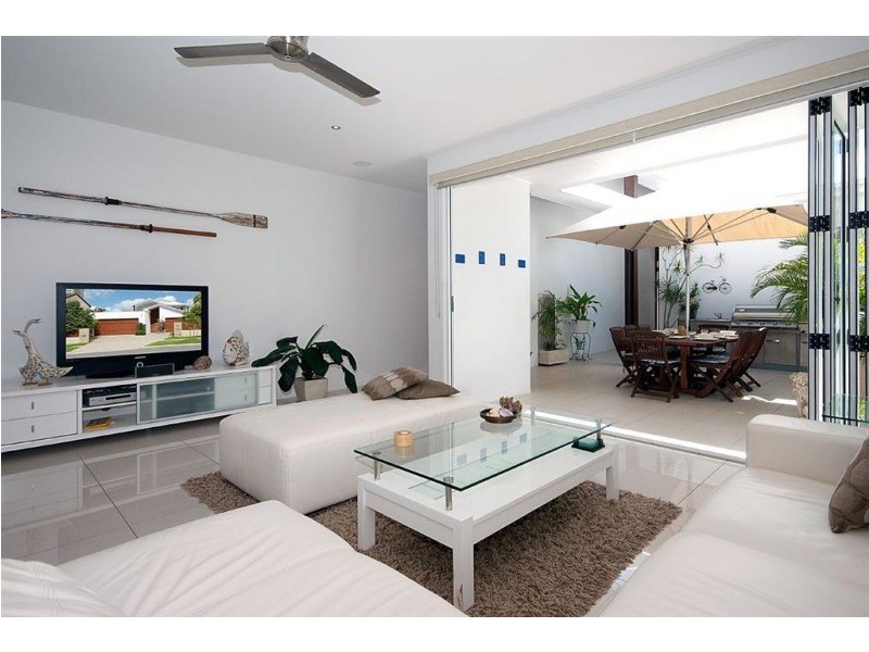 2/4 Cedar Court, Burleigh Heads QLD 4220