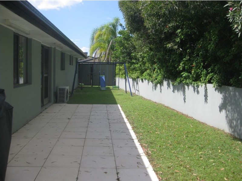 61 Volante Crescent, Mermaid Waters QLD 4218