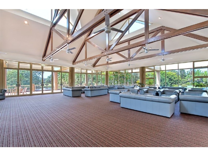 4/125 Santa Cruz Boulevard, Clear Island Waters QLD 4226